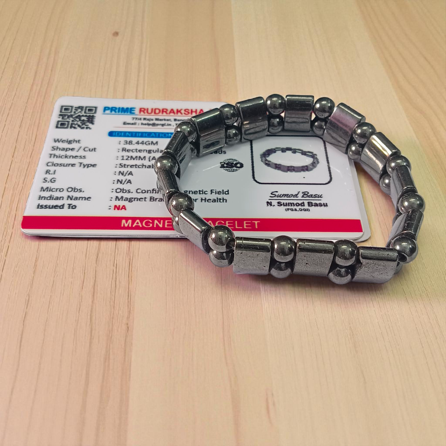 Black Magnetic Therapy Bracelet with sleek finish and modern link design, lab certified for weight loss and BP control benefits