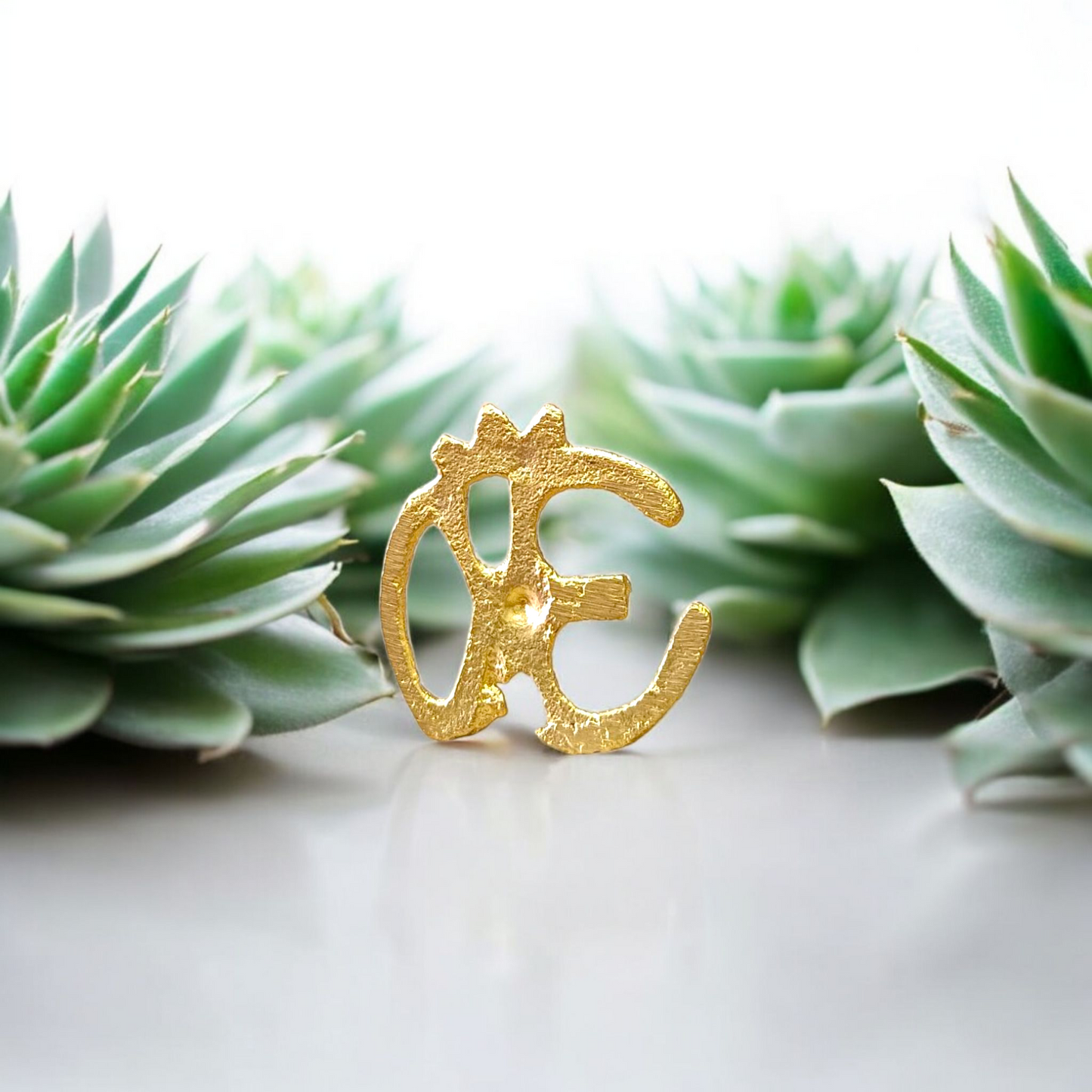 Brass Om Tilak Stamp – Forehead Thappa with Sacred ॐ Symbol for Puja and Meditation