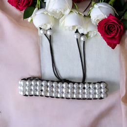 Handcrafted white pearl bracelet (motii) with elegant design suitable for daily wear and special occasions, made by Malawala 