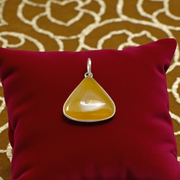 Yellow Agate Pendant | Peela Hakik Locket | Lab Certified Spiritual Jewelry – Malawala