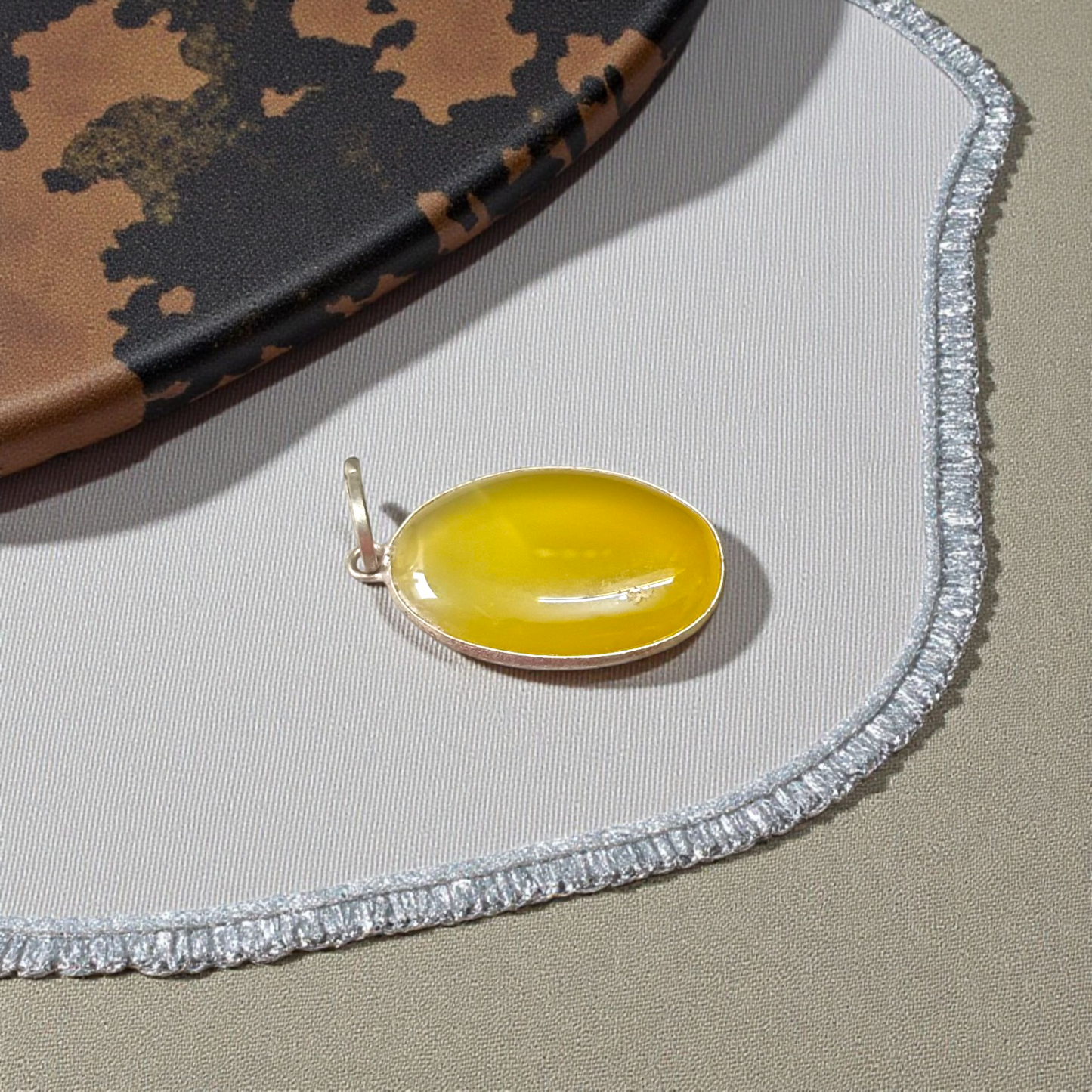 Yellow Agate Pendant | Peela Hakik Locket | Lab Certified Spiritual Jewelry – Malawala