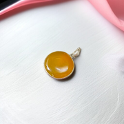 Yellow Agate Pendant | Peela Hakik Locket | Lab Certified Spiritual Jewelry – Malawala