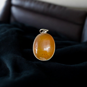 Yellow Agate Pendant | Peela Hakik Locket | Lab Certified Spiritual Jewelry – Malawala