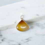Yellow Agate Pendant | Peela Hakik Locket | Lab Certified Spiritual Jewelry – Malawala