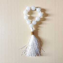 Natural White Agate (Safed Hakik) Finger Mala with 9+1 polished 8mm beads, ideal for meditation, chanting, healing, and puja rituals