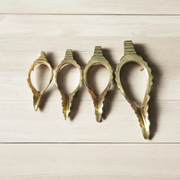 Pure Brass Shankh Stand in elegant traditional design – suitable for various conch shell sizes, ideal for pooja altars and temples