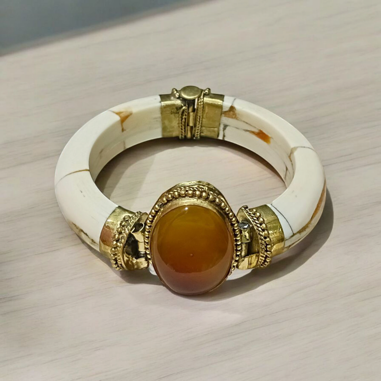 Yellow Agate (Yellow Hakik) Bracelet with 8mm polished beads on stretchable thread, lab certified and handcrafted